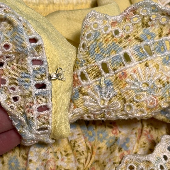 AE - Medium - Floral Lace Trim Mini Dress - Picture 10 of 10